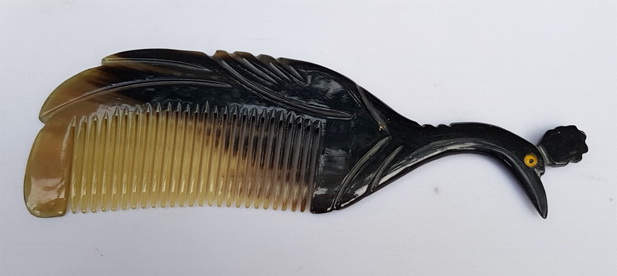 Product story: The peacock's horn comb
